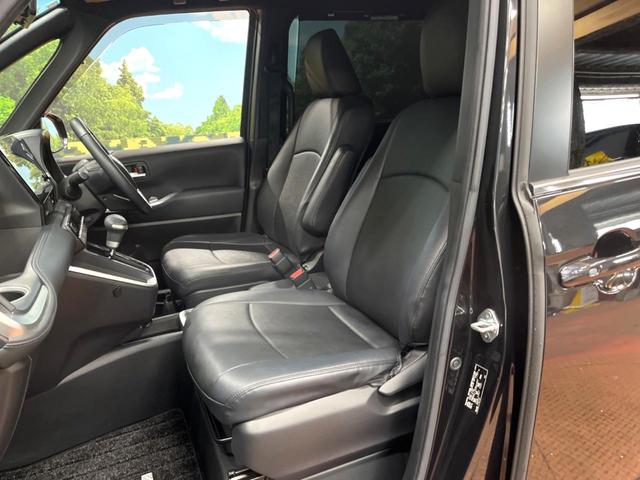 ヴォクシー ハイブリッドS-Z モデリスタエアロ 後席モニター 10型ナビ 快適利便パッケージ 両側電動ドア 禁煙車 100V電源 電動リアドア デジタルインナーミラー シートヒータ― ハンドルヒーター 純正17インチアルミ ETC(22枚目)