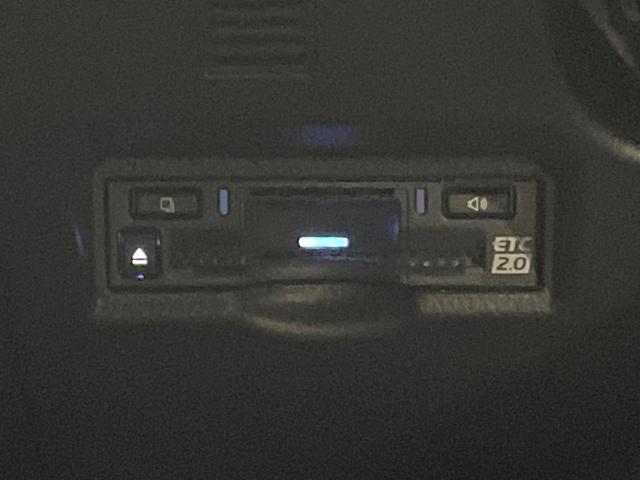 ヴォクシー ハイブリッドS-Z モデリスタエアロ 後席モニター 10型ナビ 快適利便パッケージ 両側電動ドア 禁煙車 100V電源 電動リアドア デジタルインナーミラー シートヒータ― ハンドルヒーター 純正17インチアルミ ETC(51枚目)