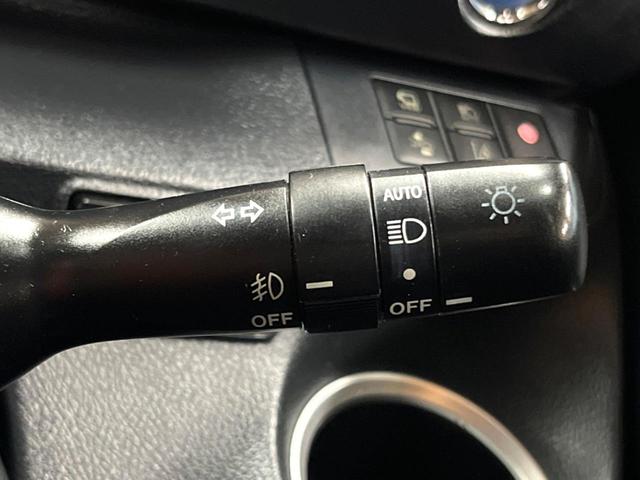 シエンタ ハイブリッドG クエロ 禁煙車 9型ナビ 全周囲カメラ 両側電動ドア クルーズコントロール セーフティセンス LEDヘッド フルセグ Bluetooth再生 オートマチックハイビーム 車線逸脱警報 ETC オートエアコン(32枚目)