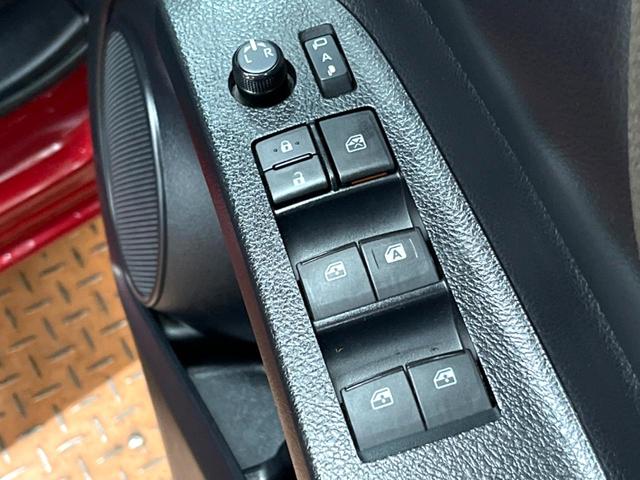 シエンタ ハイブリッドG クエロ 禁煙車 9型ナビ 全周囲カメラ 両側電動ドア クルーズコントロール セーフティセンス LEDヘッド フルセグ Bluetooth再生 オートマチックハイビーム 車線逸脱警報 ETC オートエアコン(39枚目)