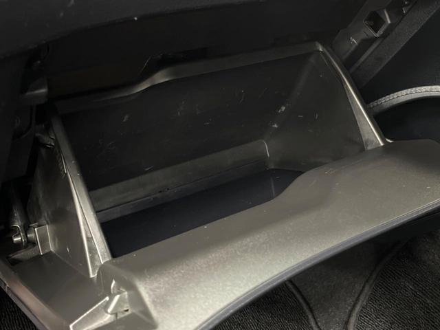 シエンタ ハイブリッドG クエロ 禁煙車 9型ナビ 全周囲カメラ 両側電動ドア クルーズコントロール セーフティセンス LEDヘッド フルセグ Bluetooth再生 オートマチックハイビーム 車線逸脱警報 ETC オートエアコン(50枚目)