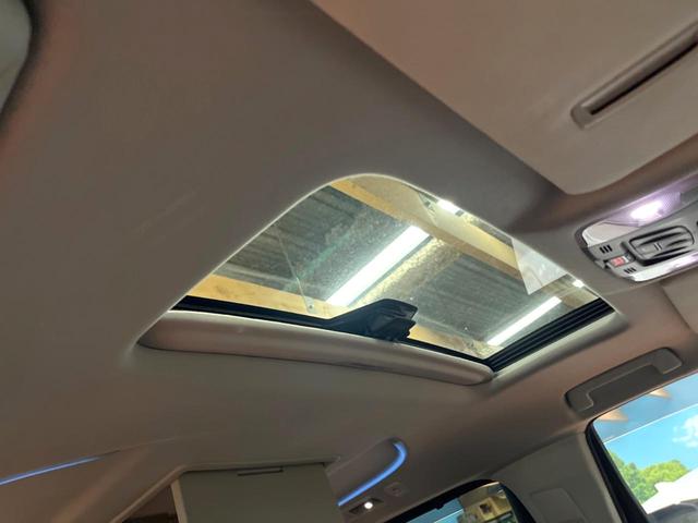 アルファード 2.5S Cパッケージ サンルーフ TRDフルエアロ 両側電動ドア 後席モニター レーダークルーズ バックカメラ 衝突被害軽減システム 禁煙車 電動リアゲート レザー調シート 前席シートエアコン ドラレコ コーナーセンサー(4枚目)