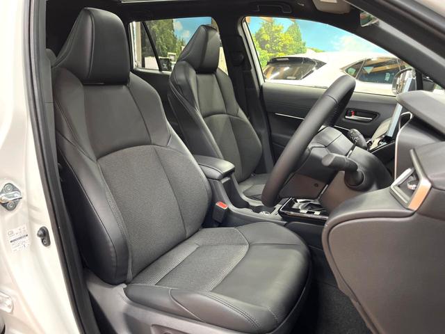 カローラクロス ハイブリッド Z ガラスルーフ トヨタチームメイト ブラインドスポットモニター 10型ナビ 全周囲カメラ レーダークルーズ ハンズフリーパワーバックドア 100V電源 シートベンチレーション 純正18インチアルミ(8枚目)