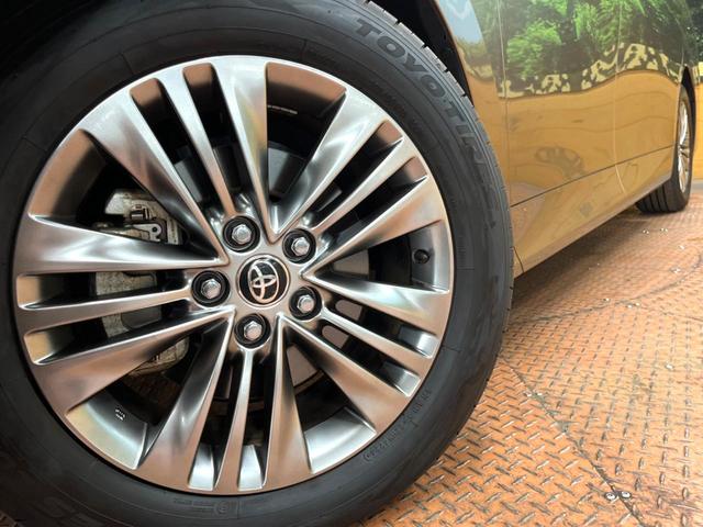 アルファード Z 左右独立ムーンルーフ 後席モニター 14型ナビ 全周囲カメラ 禁煙車 デジタルインナーミラー ユニバーサルステップ シートベンチレーション 両側電動ドア パワーバックドア 純正18インチアルミ(13枚目)