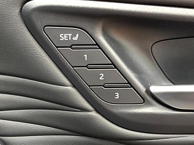 アルファード Z 左右独立ムーンルーフ 後席モニター 14型ナビ 全周囲カメラ 禁煙車 デジタルインナーミラー ユニバーサルステップ シートベンチレーション 両側電動ドア パワーバックドア 純正18インチアルミ(36枚目)