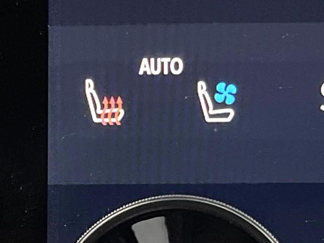 アルファード Z 左右独立ムーンルーフ 後席モニター 14型ナビ 全周囲カメラ 禁煙車 デジタルインナーミラー ユニバーサルステップ シートベンチレーション 両側電動ドア パワーバックドア 純正18インチアルミ(42枚目)