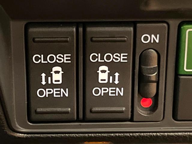 オデッセイハイブリッド e:HEVアブソルート・EX 禁煙車 10型ナビ 全周囲カメラ 両側電動ドア 7人乗り デジタルインナーミラー ブラインドスポットモニター シートヒーター パワーバックドア AC100V電源 レーダークルーズ ホンダセンシング(5枚目)