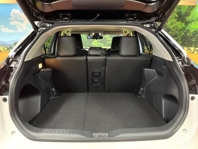 ヤリスクロス ハイブリッドZ 8型ディスプレイオーディオ 全周囲カメラ ブラインドスポットモニター パワーバックドア シートヒーター 禁煙車 レーダークルーズ セーフティセンス パワーシート フルセグ パークアシスト LEDヘッド(11枚目)