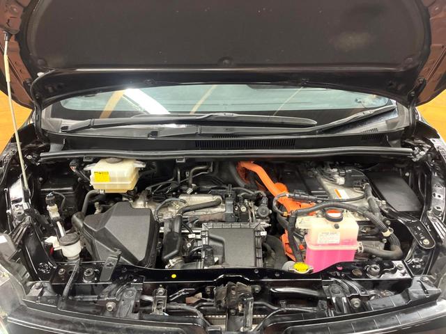 ヴォクシー ハイブリッドV 後席モニター 8型ナビ 両側パワスラ 7人乗り 禁煙車 シートヒーター クルコン LEDヘッド 純正15アルミ リアオートエアコン オートライト コーナーセンサー バックカメラ ETC フルセグTV(18枚目)