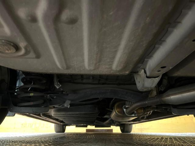 ヴォクシー ハイブリッドV 後席モニター 8型ナビ 両側パワスラ 7人乗り 禁煙車 シートヒーター クルコン LEDヘッド 純正15アルミ リアオートエアコン オートライト コーナーセンサー バックカメラ ETC フルセグTV(19枚目)