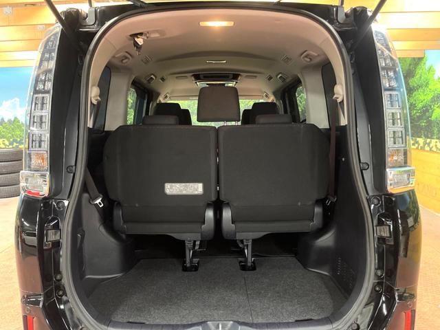 ヴォクシー ハイブリッドV 後席モニター 8型ナビ 両側パワスラ 7人乗り 禁煙車 シートヒーター クルコン LEDヘッド 純正15アルミ リアオートエアコン オートライト コーナーセンサー バックカメラ ETC フルセグTV(37枚目)