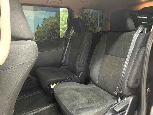 ヴォクシー ハイブリッドV 後席モニター 8型ナビ 両側パワスラ 7人乗り 禁煙車 シートヒーター クルコン LEDヘッド 純正15アルミ リアオートエアコン オートライト コーナーセンサー バックカメラ ETC フルセグTV(44枚目)