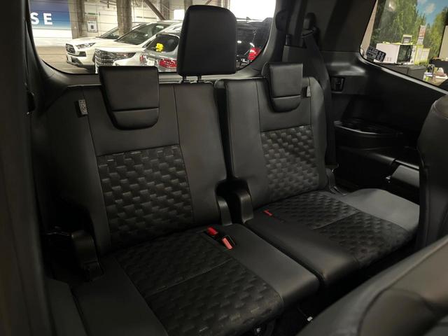 ヴォクシー S-Z 禁煙車 10型ナビ 3眼LEDヘッド 両側電動ドア バックカメラ 衝突軽減システム レーダークルーズ シートヒーター ハーフレザーシート コーナーセンサー LEDヘッド ETC 純正17インチアルミ(10枚目)