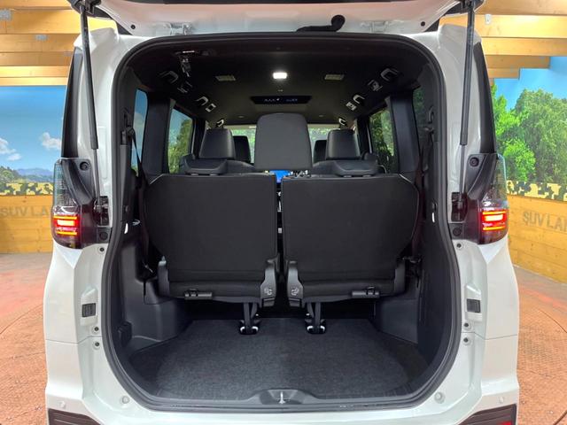 ヴォクシー S-Z 禁煙車 10型ナビ 3眼LEDヘッド 両側電動ドア バックカメラ 衝突軽減システム レーダークルーズ シートヒーター ハーフレザーシート コーナーセンサー LEDヘッド ETC 純正17インチアルミ(11枚目)