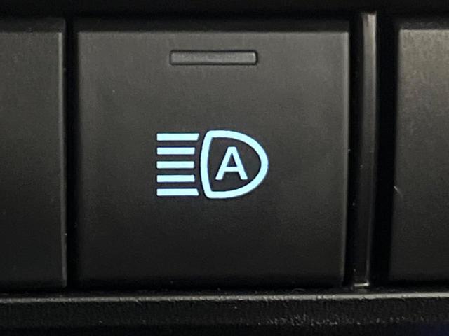 ヴォクシー S-Z 禁煙車 10型ナビ 3眼LEDヘッド 両側電動ドア バックカメラ 衝突軽減システム レーダークルーズ シートヒーター ハーフレザーシート コーナーセンサー LEDヘッド ETC 純正17インチアルミ(33枚目)