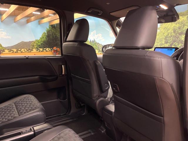 ヴォクシー S-Z 禁煙車 10型ナビ 3眼LEDヘッド 両側電動ドア バックカメラ 衝突軽減システム レーダークルーズ シートヒーター ハーフレザーシート コーナーセンサー LEDヘッド ETC 純正17インチアルミ(38枚目)