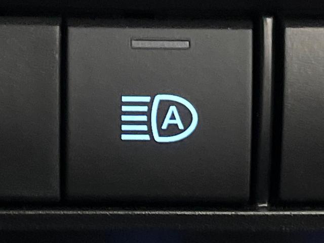 ヴォクシー ハイブリッドS-Z 後席モニター 快適利便PKG トヨタチームメイト 3眼LED 10型ナビ 全周囲カメラ 両側電動ドア 電動リアゲート ブラインドスポットモニター レーダークルーズ クリアランスソナー 禁煙車(41枚目)