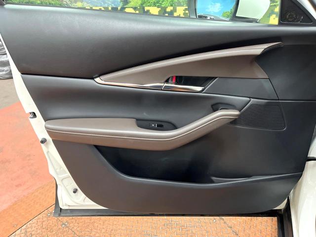 CX-30 20S Lパッケージ 全周囲カメラ 禁煙車 レーダークルーズ 電動リアゲート シートヒーター レザーシート パワーシート ハンドルヒーター コーナーセンサー LEDヘッド ETC 純正18インチアルミ オートハイビーム(56枚目)