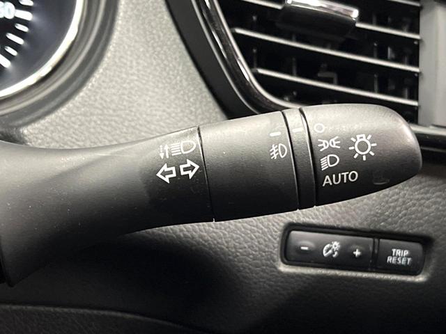 エクストレイル 20Xi ハイブリッド 禁煙車 9型ナビ 全周囲カメラ ルーフレール 全席シートヒーター プロパイロット デジタルインナーミラー 衝突軽減 パワーバックドア LEDヘッド 純正18アルミ クリアランスソナー フルセグ ETC(27枚目)