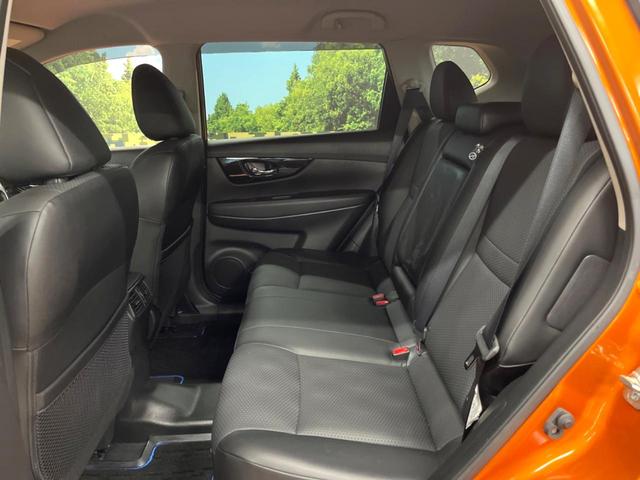 エクストレイル 20Xi ハイブリッド 禁煙車 9型ナビ 全周囲カメラ ルーフレール 全席シートヒーター プロパイロット デジタルインナーミラー 衝突軽減 パワーバックドア LEDヘッド 純正18アルミ クリアランスソナー フルセグ ETC(41枚目)