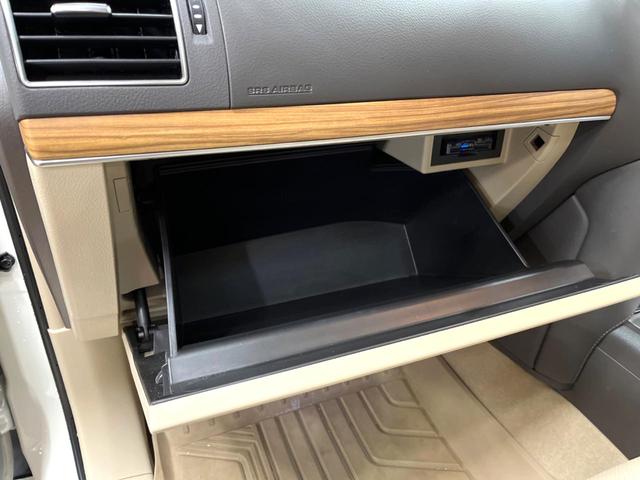 ランドクルーザープラド TX Lパッケージ マットブラックエディション サンルーフ 7人乗 9型ナビ バックカメラ セーフティセンス レーダークルーズ 禁煙車 レザーシート クリアランスソナー LEDヘッド シートベンチレーション Bluetooth再生 フルセグTV(22枚目)