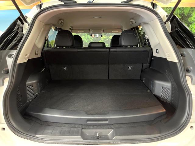 エクストレイル ２０Ｘ　ハイブリッド　エマージェンシーブレーキＰ　メーカーナビ　全周囲カメラ　禁煙車　衝突軽減システム　クルーズコントロール　シートヒーター　ＬＥＤヘッド　純正１７インチＡＷ　フルセグ　Ｂｌｕｅｔｏｏｔｈ再生　ＥＴＣ　オートライト　スマートキー（11枚目）