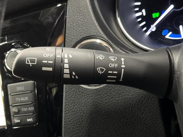 エクストレイル ２０Ｘ　ハイブリッド　エマージェンシーブレーキＰ　メーカーナビ　全周囲カメラ　禁煙車　衝突軽減システム　クルーズコントロール　シートヒーター　ＬＥＤヘッド　純正１７インチＡＷ　フルセグ　Ｂｌｕｅｔｏｏｔｈ再生　ＥＴＣ　オートライト　スマートキー（41枚目）