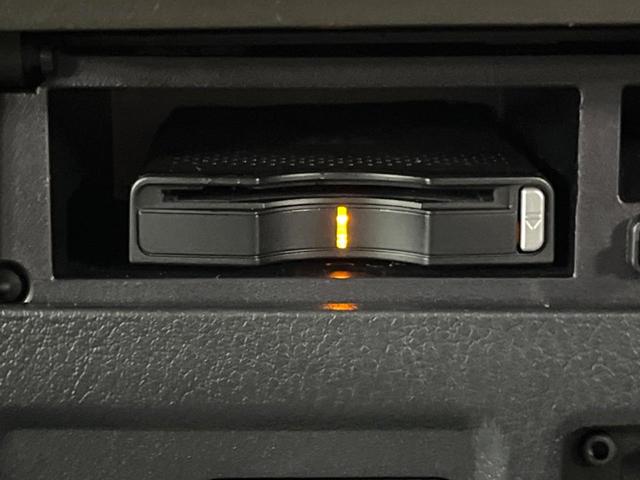 パジェロ ショート VR-II サンルーフ SDナビ バックカメラ クルーズコントロール パワーシート シートヒーター 禁煙車 HIDヘッド ETC 純正18インチアルミ Bluetooth再生 オートマティックハイビーム(6枚目)