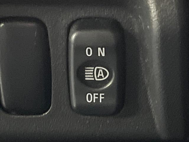 パジェロ ショート VR-II サンルーフ SDナビ バックカメラ クルーズコントロール パワーシート シートヒーター 禁煙車 HIDヘッド ETC 純正18インチアルミ Bluetooth再生 オートマティックハイビーム(39枚目)