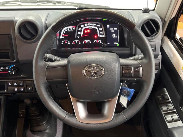 ランドクルーザー70 AX 登録済未使用車 セーフティセンス バックモニター クルーズコントロール 電動デフロック ハーフレザーシート LEDヘッド LEDフォグ ウッドコンビステアリング オートマティックハイビーム(11枚目)