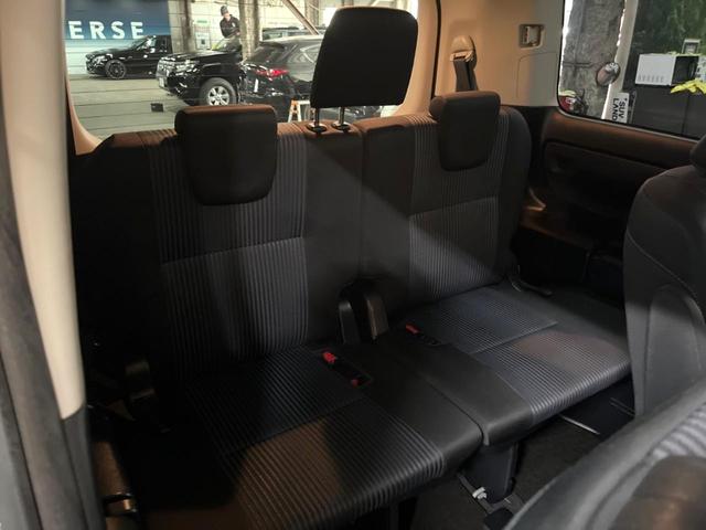 ヴォクシー ＺＳ　煌　フリップダウンモニター　９型ナビ　バックカメラ　両側電動ドア　ＬＥＤヘッド　禁煙車　フルセグＴＶ　Ｂｌｕｅｔｏｏｔｈ再生　ＥＴＣ　純正１６インチＡＷ　デュアルオートエアコン　オートライト　スマートキー（10枚目）