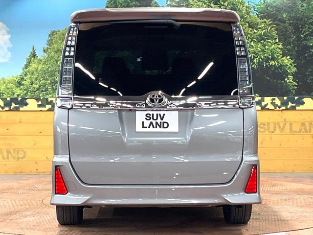 ヴォクシー ＺＳ　煌　フリップダウンモニター　９型ナビ　バックカメラ　両側電動ドア　ＬＥＤヘッド　禁煙車　フルセグＴＶ　Ｂｌｕｅｔｏｏｔｈ再生　ＥＴＣ　純正１６インチＡＷ　デュアルオートエアコン　オートライト　スマートキー（16枚目）