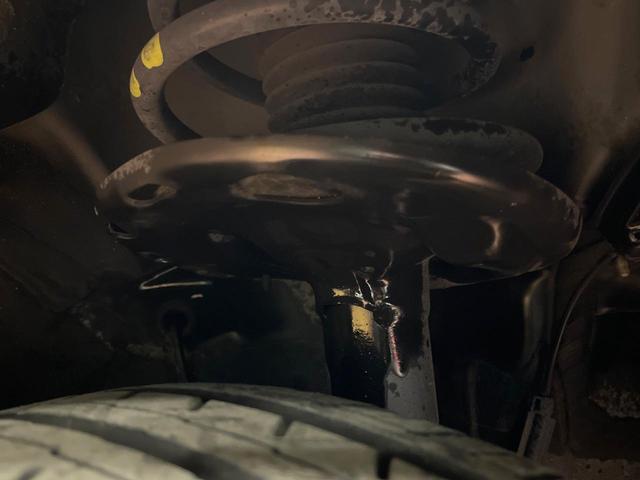 ヴォクシー ＺＳ　煌　フリップダウンモニター　９型ナビ　バックカメラ　両側電動ドア　ＬＥＤヘッド　禁煙車　フルセグＴＶ　Ｂｌｕｅｔｏｏｔｈ再生　ＥＴＣ　純正１６インチＡＷ　デュアルオートエアコン　オートライト　スマートキー（21枚目）