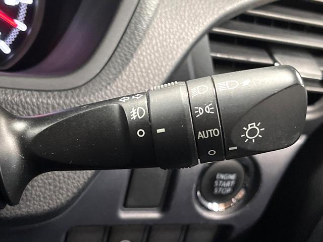 ヴォクシー ＺＳ　煌　フリップダウンモニター　９型ナビ　バックカメラ　両側電動ドア　ＬＥＤヘッド　禁煙車　フルセグＴＶ　Ｂｌｕｅｔｏｏｔｈ再生　ＥＴＣ　純正１６インチＡＷ　デュアルオートエアコン　オートライト　スマートキー（33枚目）