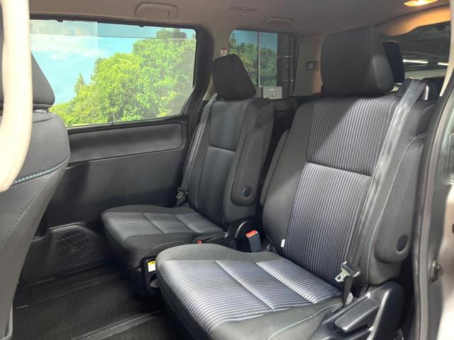 ヴォクシー ＺＳ　煌　フリップダウンモニター　９型ナビ　バックカメラ　両側電動ドア　ＬＥＤヘッド　禁煙車　フルセグＴＶ　Ｂｌｕｅｔｏｏｔｈ再生　ＥＴＣ　純正１６インチＡＷ　デュアルオートエアコン　オートライト　スマートキー（42枚目）