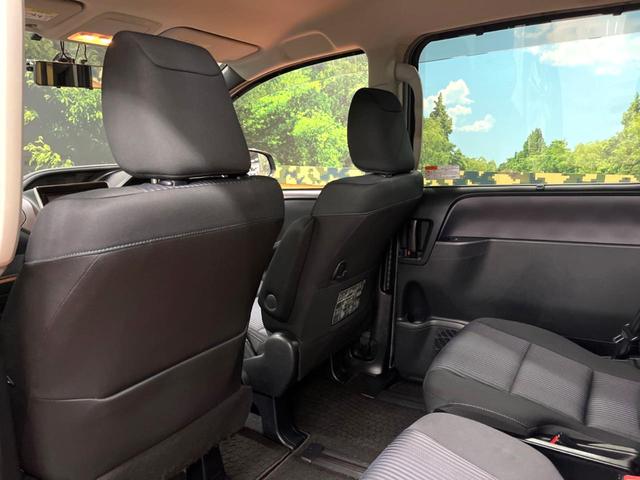 ヴォクシー ＺＳ　煌　フリップダウンモニター　９型ナビ　バックカメラ　両側電動ドア　ＬＥＤヘッド　禁煙車　フルセグＴＶ　Ｂｌｕｅｔｏｏｔｈ再生　ＥＴＣ　純正１６インチＡＷ　デュアルオートエアコン　オートライト　スマートキー（43枚目）