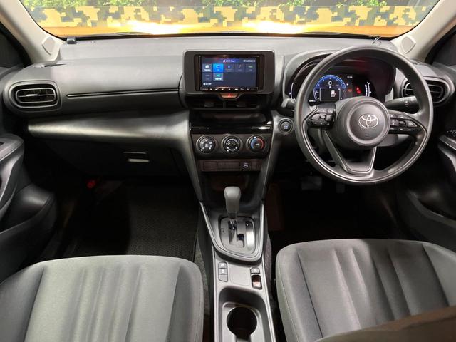ヤリスクロス Ｘ　禁煙車　純正ナビ　バックカメラ　セーフティセンス　レーダークルーズ　Ｂｌｕｅｔｏｏｔｈ　ＥＴＣ　クリアランスソナー　ステアリングスイッチ　オートブレーキホールド　オートマチックハイビーム（2枚目）