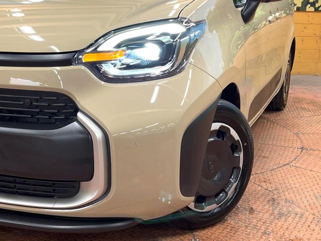 シエンタ ハイブリッドＺ　両側電動ドア　全周囲カメラ　衝突被害軽減システム　レーダークルーズ　禁煙車　ドラレコ　コーナーセンサー　スマートキー　ＬＥＤヘッド　ビルトインＥＴＣ　純正１５インチアルミ　オートハイビーム（12枚目）