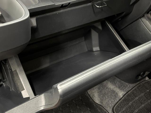 シエンタ ハイブリッドＺ　両側電動ドア　全周囲カメラ　衝突被害軽減システム　レーダークルーズ　禁煙車　ドラレコ　コーナーセンサー　スマートキー　ＬＥＤヘッド　ビルトインＥＴＣ　純正１５インチアルミ　オートハイビーム（48枚目）