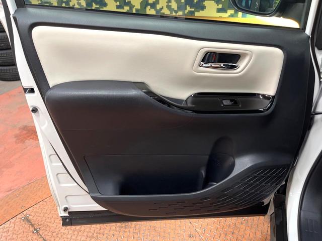 ノア Ｓｉ　ダブルバイビーＩＩＩ　モデリスタエアロ　後席モニター　禁煙車　１０型ナビ　両側電動ドア　衝突軽減　バックカメラ　クルコン　ＬＥＤヘッド＆フォグ　純正１６インチアルミ　ＥＴＣ　フルセグ　Ｂｌｕｅｔｏｏｔｈ再生（52枚目）