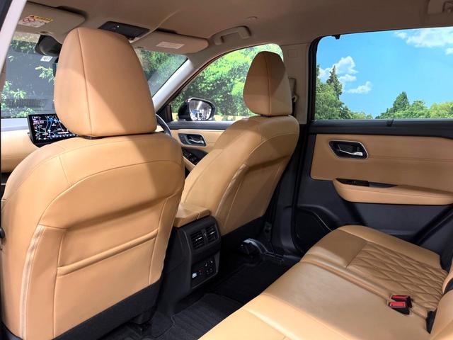 エクストレイル G e-4ORCE 禁煙車 12型ナビ 全周囲カメラ インテリジェントルームミラー タンナッパ革シート パワーバックドア プロパイロット AC100V電源 シートヒーター ステアリングヒーター シルバールーフレール(53枚目)
