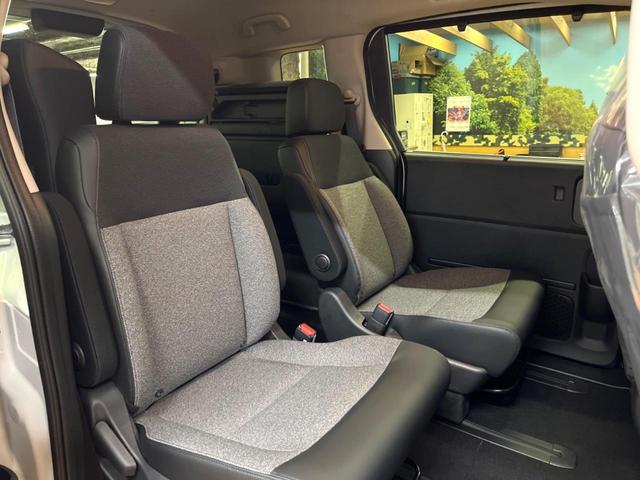 フリード e:HEVエアー EX 登録済未使用車 11型ナビ 両側電動ドア 後席ウォークスルー ブラインドスポットモニター シートヒーター レーダークルーズ バックカメラ 純正15インチアルミ LEDヘッド クリアランスソナー(9枚目)