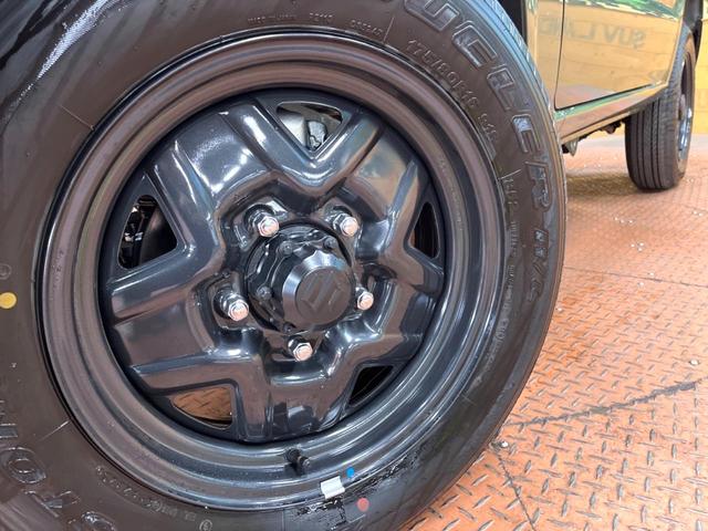 ジムニー ＸＧ　届出済未使用車　４ＷＤ　５ＭＴ　スズキセーフティサポート　車線逸脱警報　コーナーセンサー　オートライト　ダウンヒルアシスト　横滑り防止装置　キーレスキー　盗難防止装置　アイドリングストップ（13枚目）