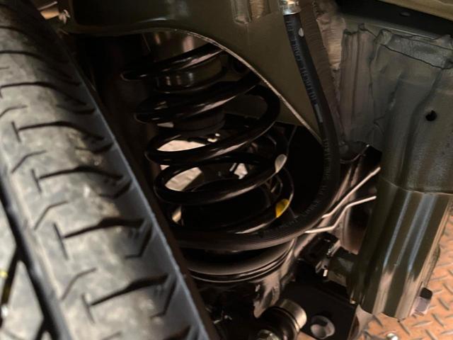 ジムニー ＸＧ　届出済未使用車　４ＷＤ　５ＭＴ　スズキセーフティサポート　車線逸脱警報　コーナーセンサー　オートライト　ダウンヒルアシスト　横滑り防止装置　キーレスキー　盗難防止装置　アイドリングストップ（20枚目）