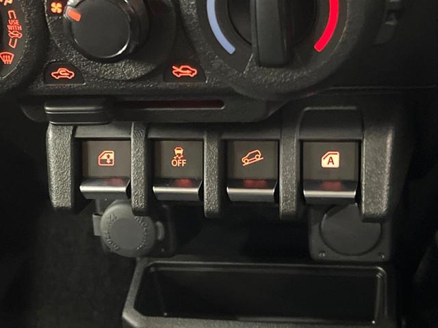 ジムニー ＸＧ　届出済未使用車　４ＷＤ　５ＭＴ　スズキセーフティサポート　車線逸脱警報　コーナーセンサー　オートライト　ダウンヒルアシスト　横滑り防止装置　キーレスキー　盗難防止装置　アイドリングストップ（29枚目）