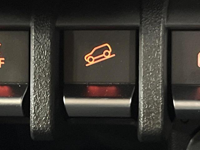 ジムニー ＸＧ　届出済未使用車　４ＷＤ　５ＭＴ　スズキセーフティサポート　車線逸脱警報　コーナーセンサー　オートライト　ダウンヒルアシスト　横滑り防止装置　キーレスキー　盗難防止装置　アイドリングストップ（31枚目）