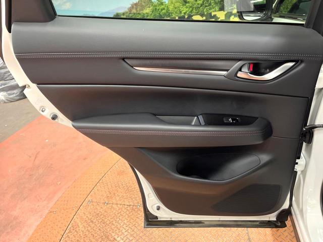 ＣＸ－５ ＸＤ　スポーツアピアランス　１０型ナビ　全周囲カメラ　衝突軽減システム　レーダークルーズ　フルセグＴＶ　ブラインドスポットモニター　パワーバックドア　レザーシート　シートヒーター　パワーシート　ＬＥＤヘッド　クリアランスソナー（43枚目）