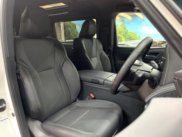 アルファード Ｚ　モデリスタエアロ　ムーンルーフ　後席モニター　１４型ナビ　全周囲カメラ　シグネチャーイルミブレード　両側電動ドア　レーダークルーズ　ブラインドスポットモニター　禁煙車　電動リアゲート　レザーシート（9枚目）