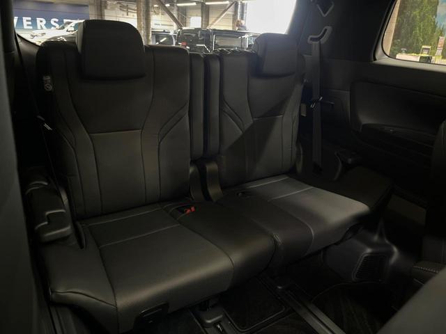 アルファード Ｚ　モデリスタエアロ　ムーンルーフ　後席モニター　１４型ナビ　全周囲カメラ　シグネチャーイルミブレード　両側電動ドア　レーダークルーズ　ブラインドスポットモニター　禁煙車　電動リアゲート　レザーシート（11枚目）