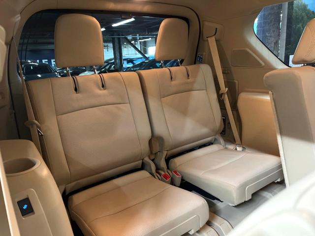 ランドクルーザープラド ＴＸ　Ｌパッケージ　サンルーフ　メーカーナビ　全周囲カメラ　７人乗り　ブラインドスポットモニター　ブラックルーフレール　フルセグＴＶ　禁煙車　シートエアコン　セーフティセンス　レーダークルーズ　クリアランスソナー　ＥＴＣ（10枚目）